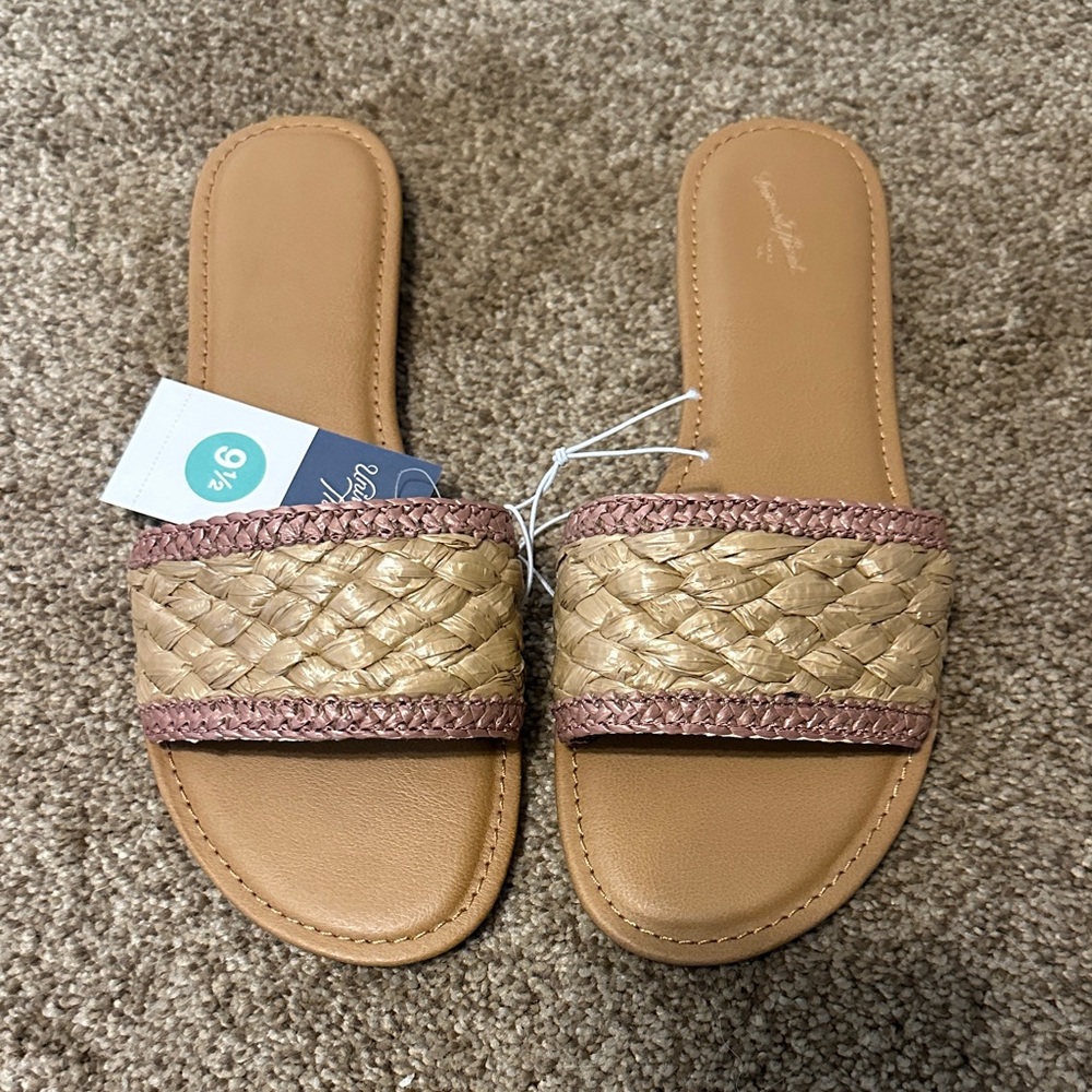 Universal Thread Tan and Brown Woven Sandals
